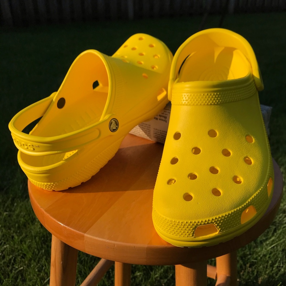 CROCS Classic Clog | Lemon